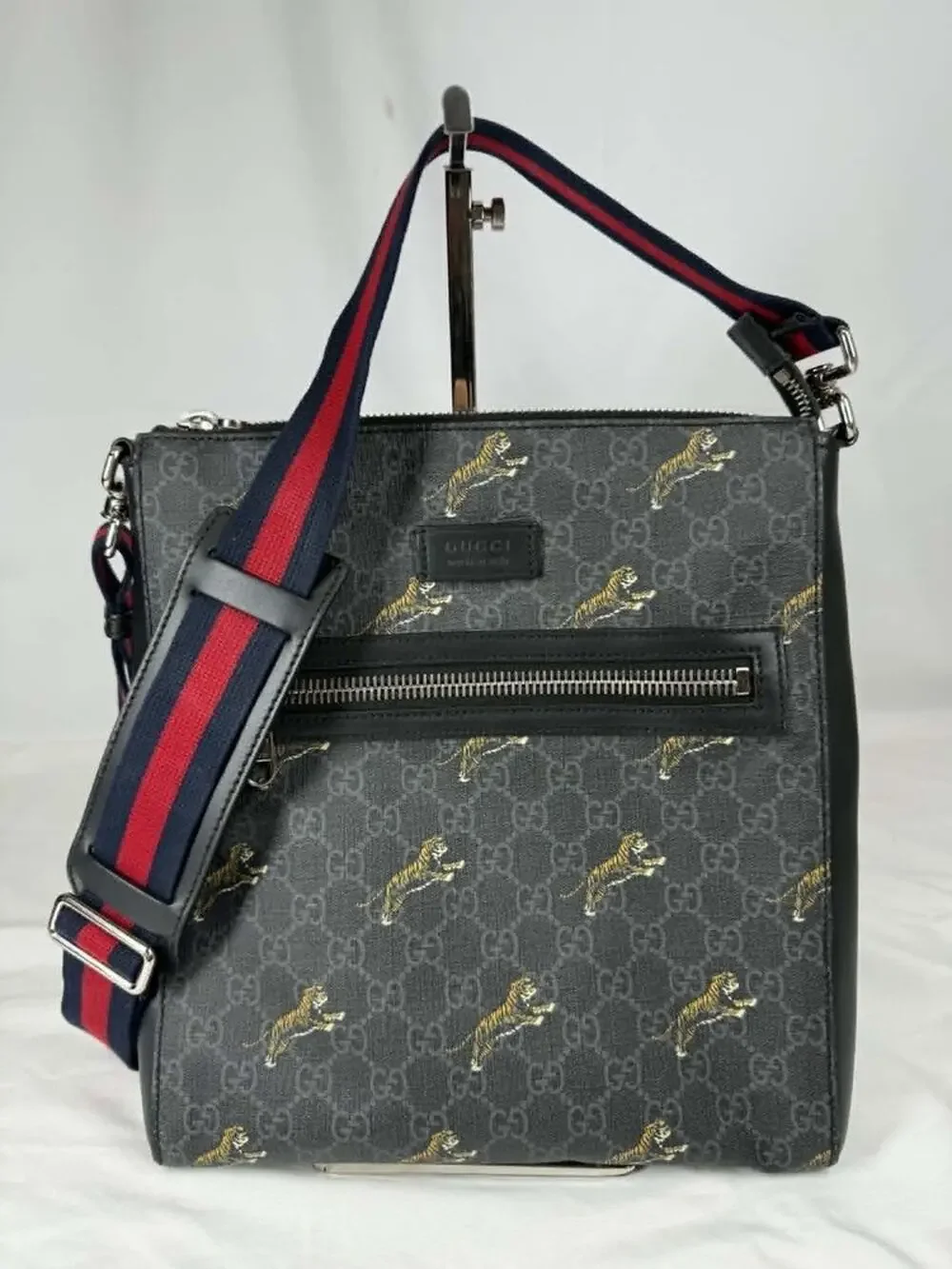Gucci GG Supreme Black Messenger Bag Shoulder Bag Tiger 474137 SPB-TS 368131